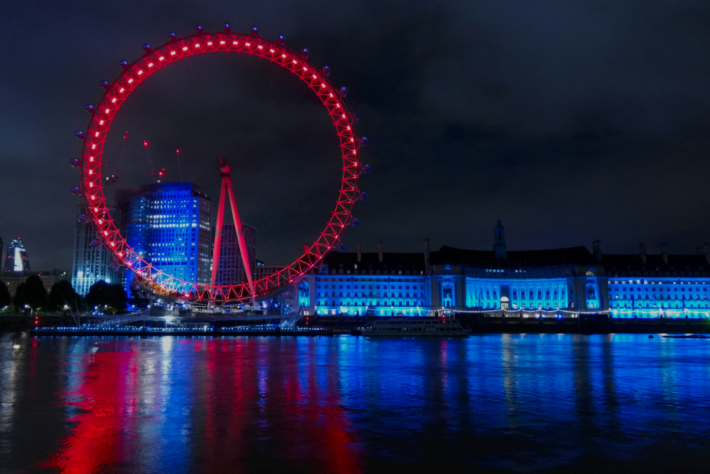 09 - ANTONELLA GRECO - RED LONDON EYE.jpg